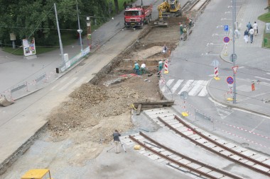 Výzkum
před kostelem sv. Tomáše na Moravském náměstí