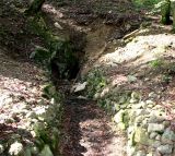 Birkenberg (Birchiburg) u St. Ulrich – Bollschweil v údolí Möhlintal. Vyústění jedné ze štol poblíž sídliště a hrádku.