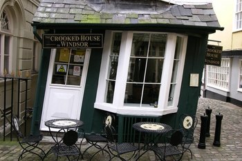 Crooked house 6.jpg